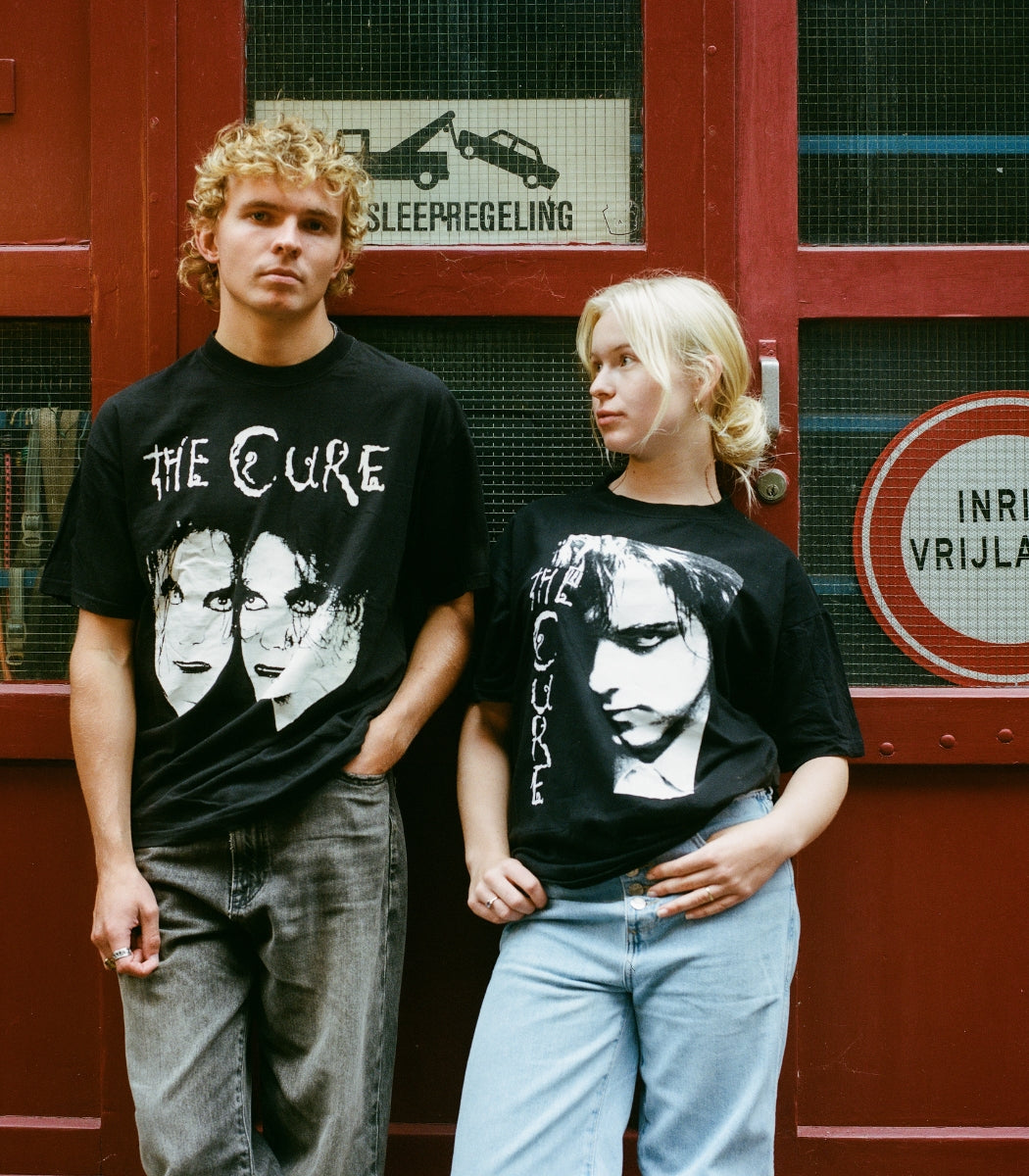 2000 The Cure Robert Smith Portrait Graphic Shirt – Size Medium