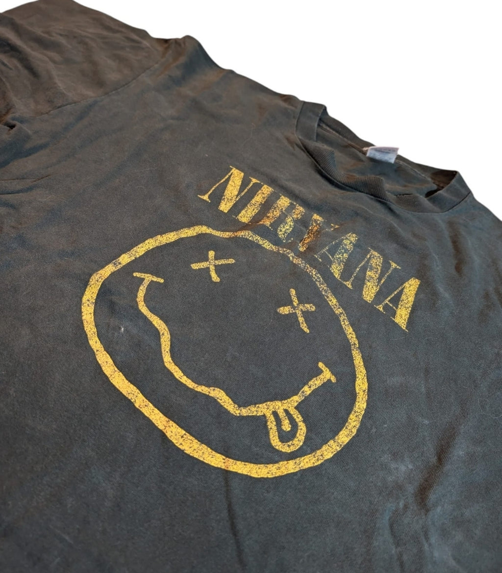 90s Nirvana "Smiley" distressed and faded t-shirt - Size XL